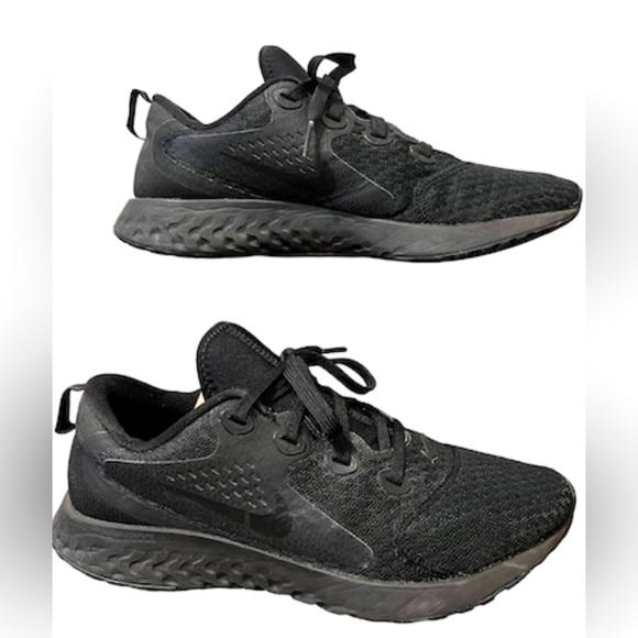 Size 8 1/2, Woman’s, Black, Nike, running, sneakers - Picture 2 of 9